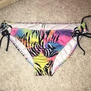 Roxy swim